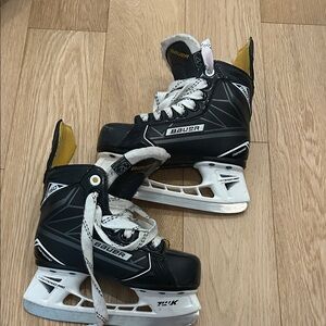Bauer Black and White Youth Hockey Skates